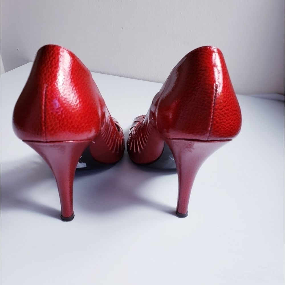 Jessica Simpson Red  pump - Picture 3 of 7